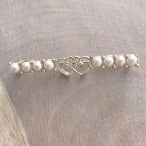 Sarah Coventry Bar Pearl Brooch